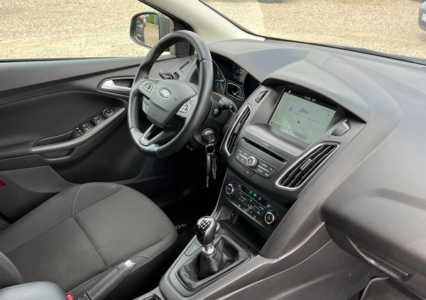 Ford Focus cena 41900 przebieg: 162000, rok produkcji 2017 z Świętochłowice małe 277